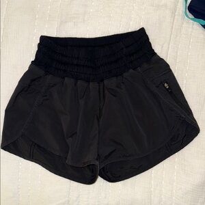 Lululemon Tracker Shorts 4”